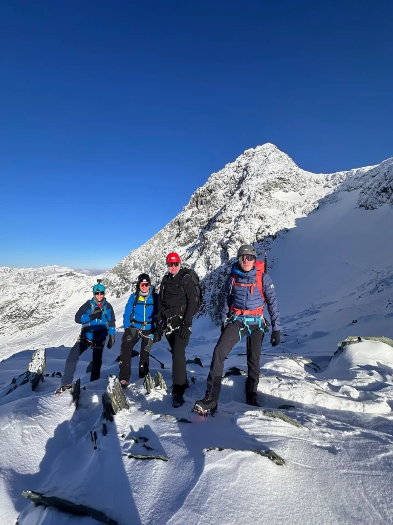 vereinsmitglieder auf der adlersruhe